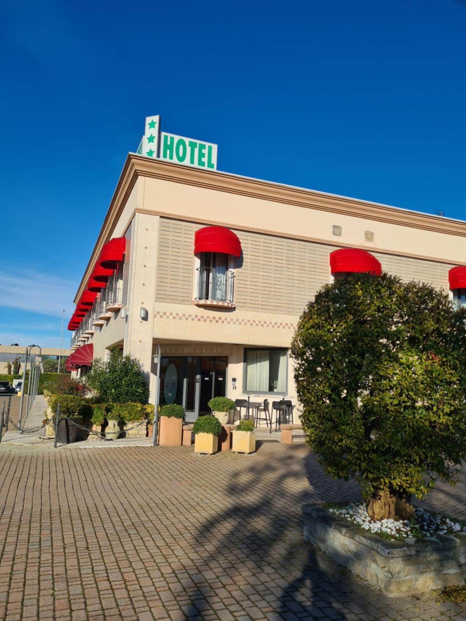 Hotel Lenotel Exterior foto
